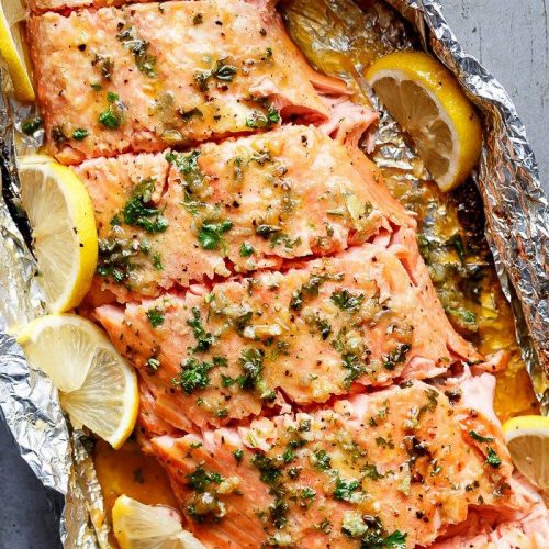 Chile-Seared Salmon With Sweet Pear Pineapple - Los Foodies Magazine